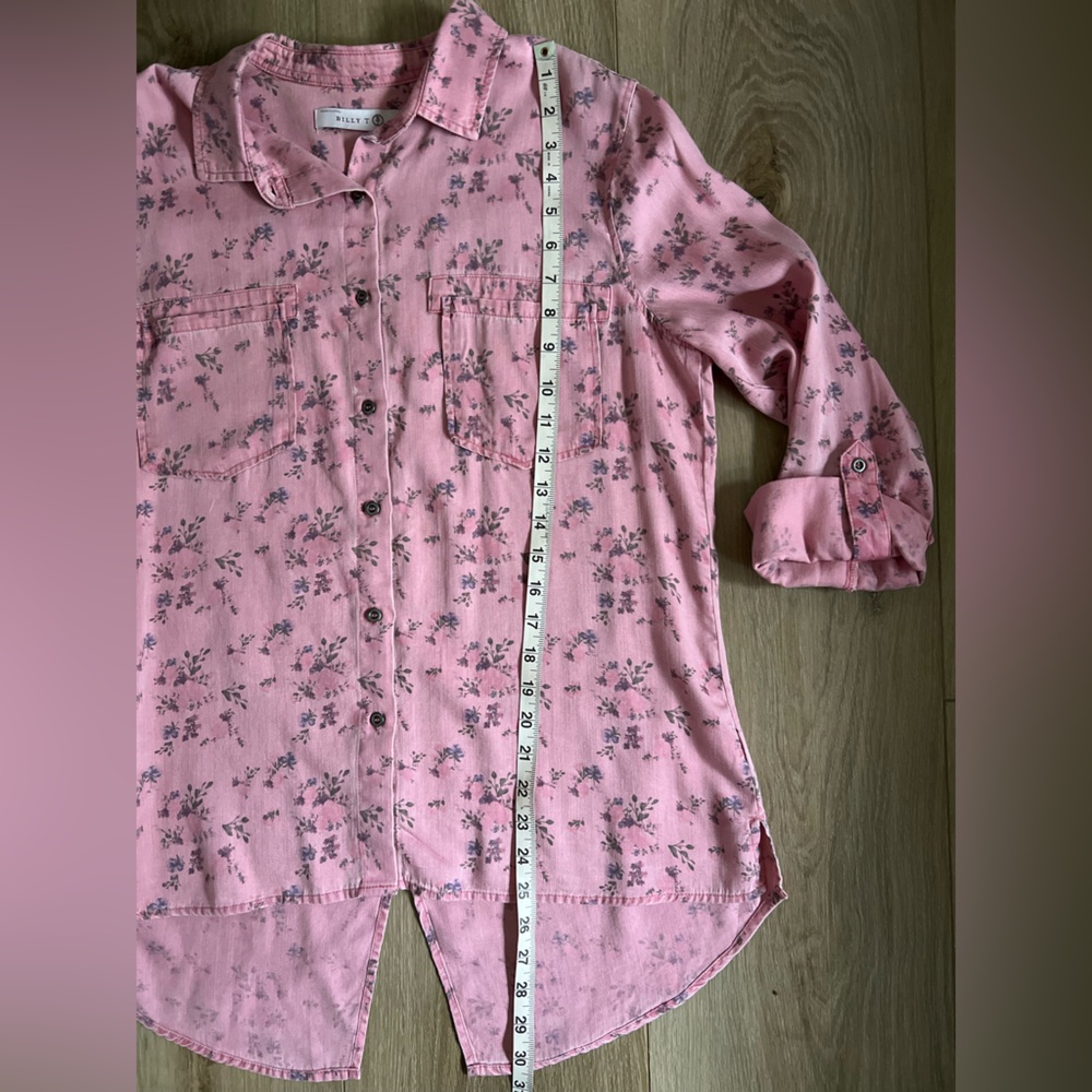 BILLY T Floral Pink Chambray Button Down EUC - Picture 6 of 8